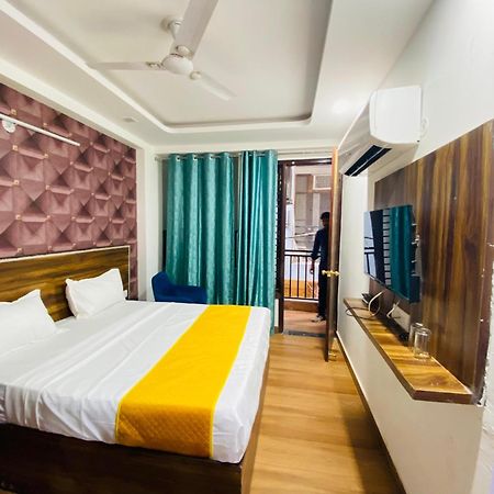 Bed and Breakfast Surya International à New Delhi Extérieur photo