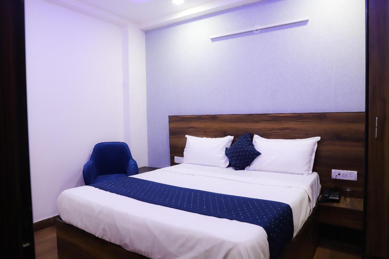 Bed and Breakfast Surya International à New Delhi Extérieur photo