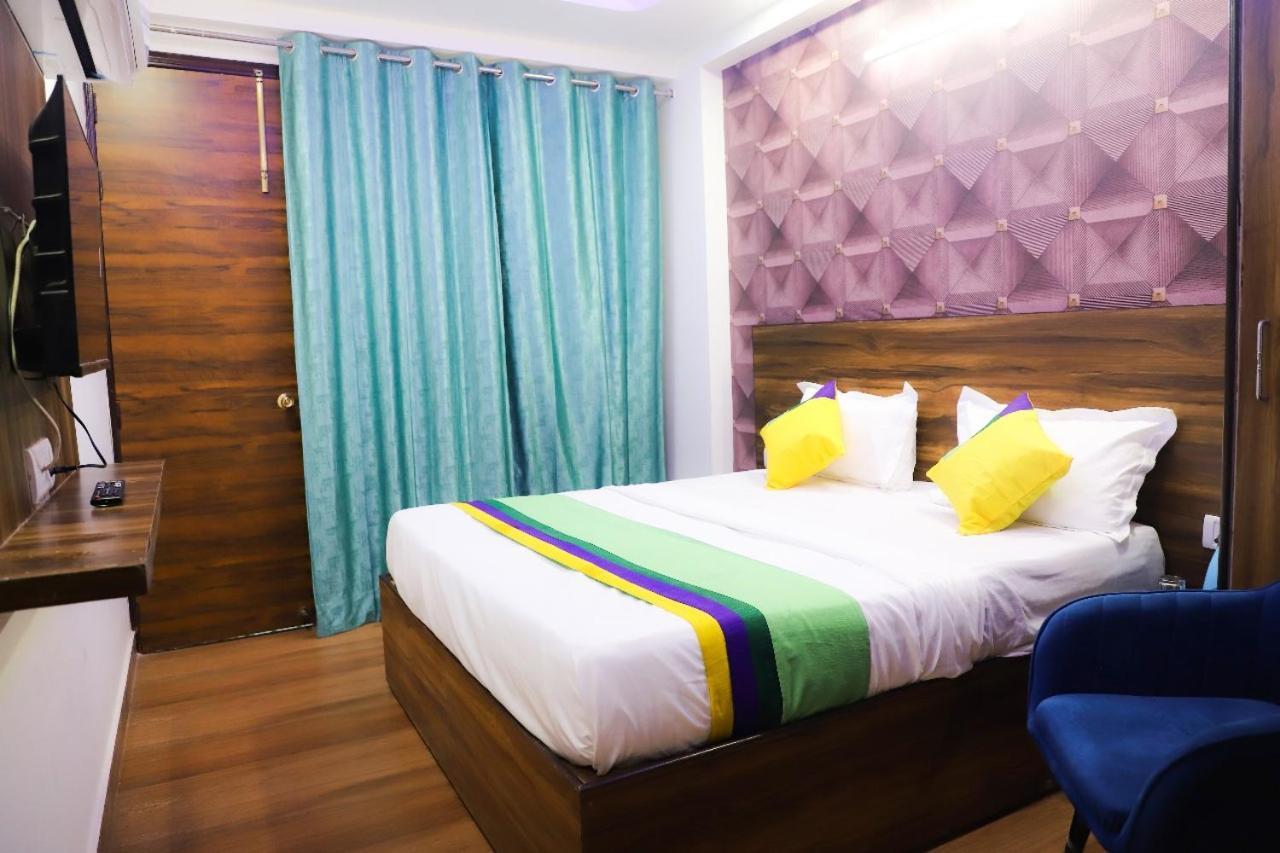 Bed and Breakfast Surya International à New Delhi Extérieur photo