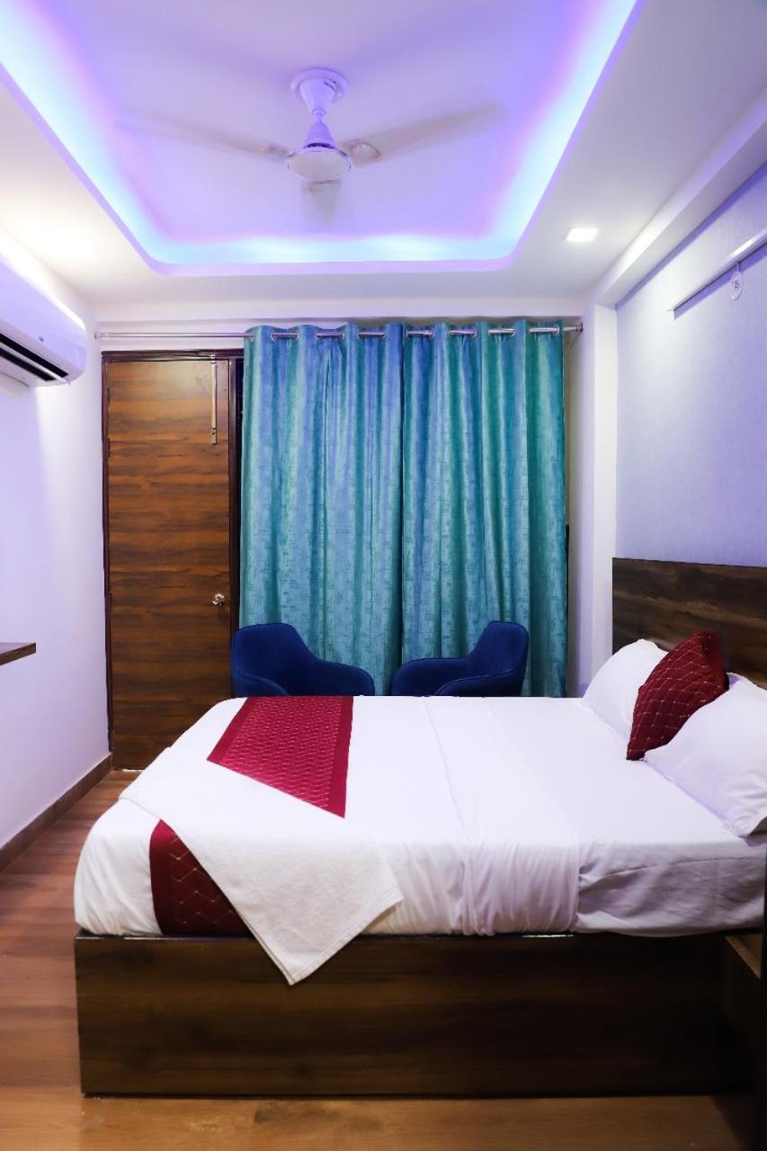 Bed and Breakfast Surya International à New Delhi Extérieur photo