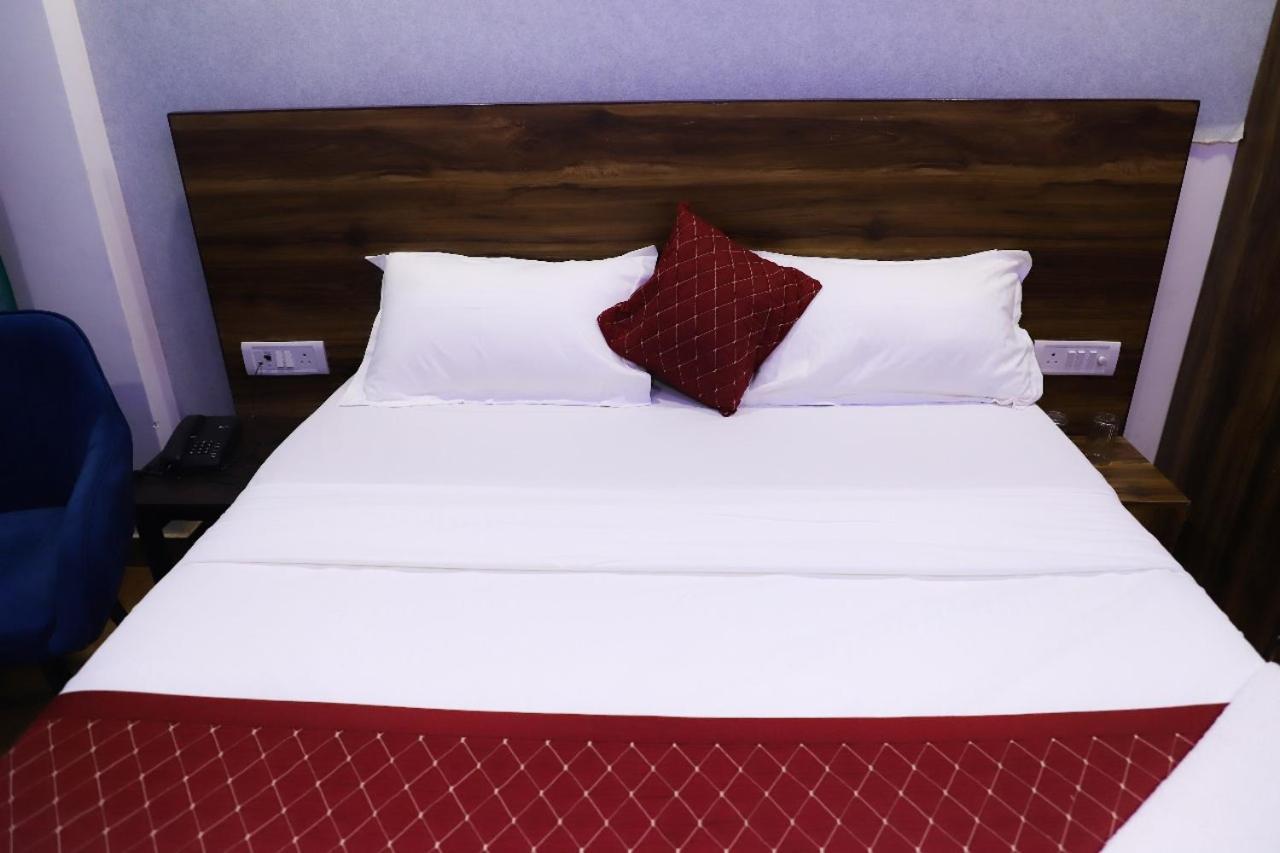 Bed and Breakfast Surya International à New Delhi Extérieur photo