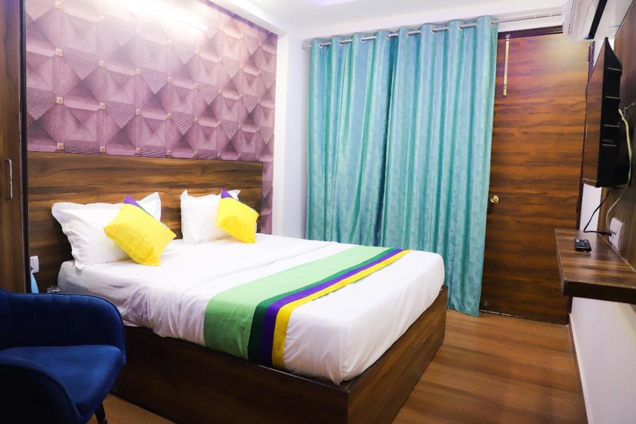 Bed and Breakfast Surya International à New Delhi Extérieur photo