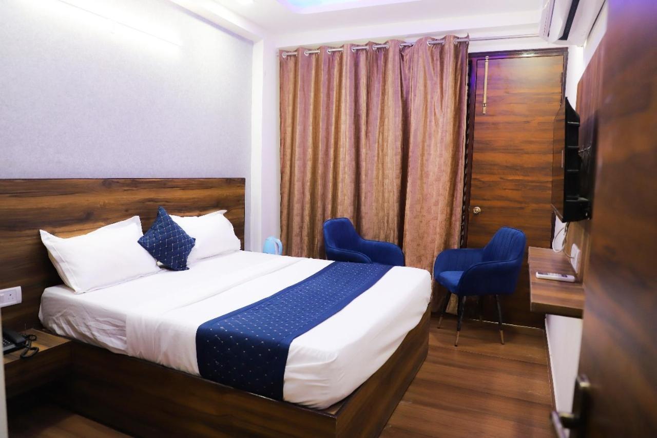 Bed and Breakfast Surya International à New Delhi Extérieur photo