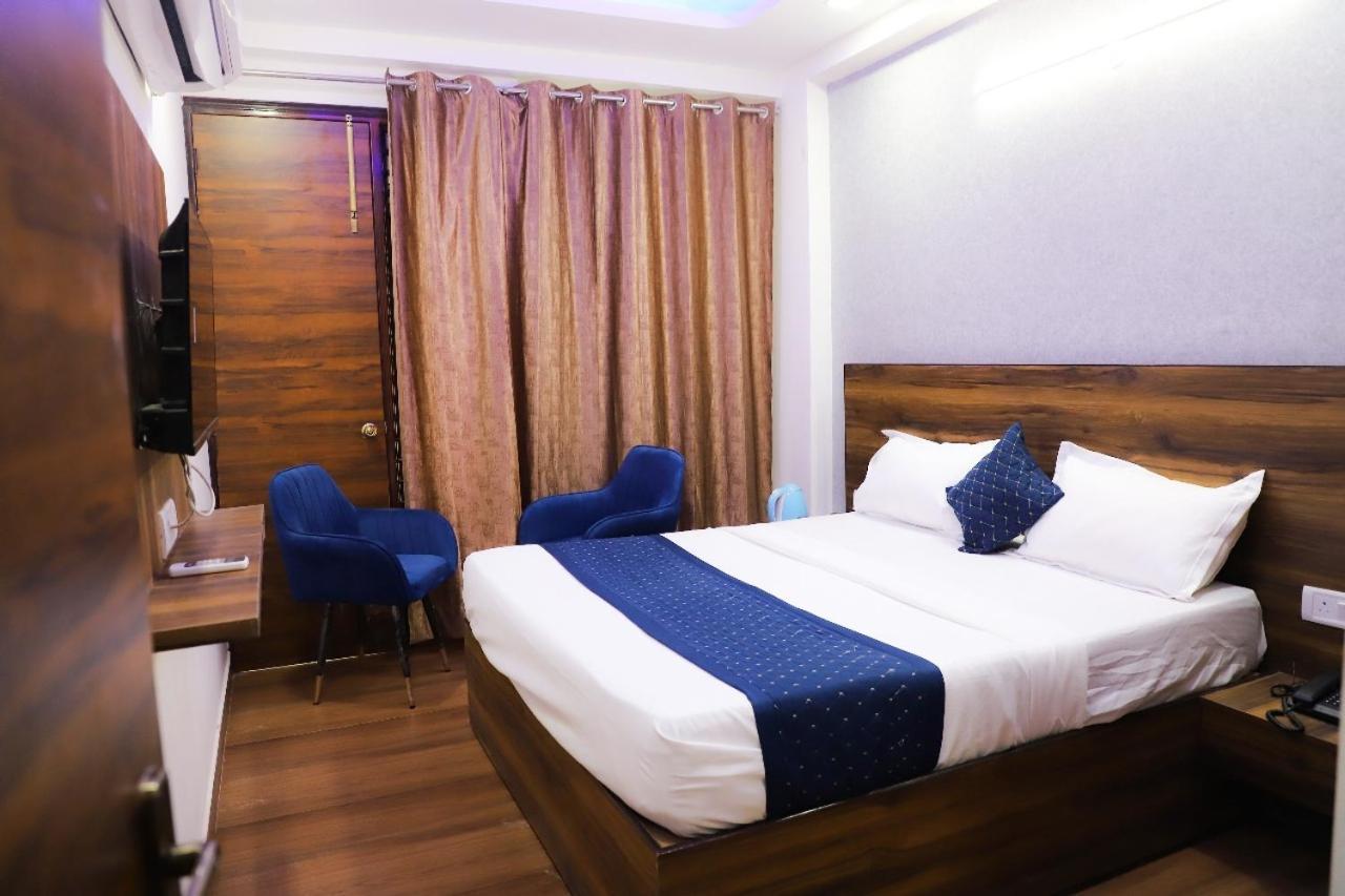 Bed and Breakfast Surya International à New Delhi Extérieur photo