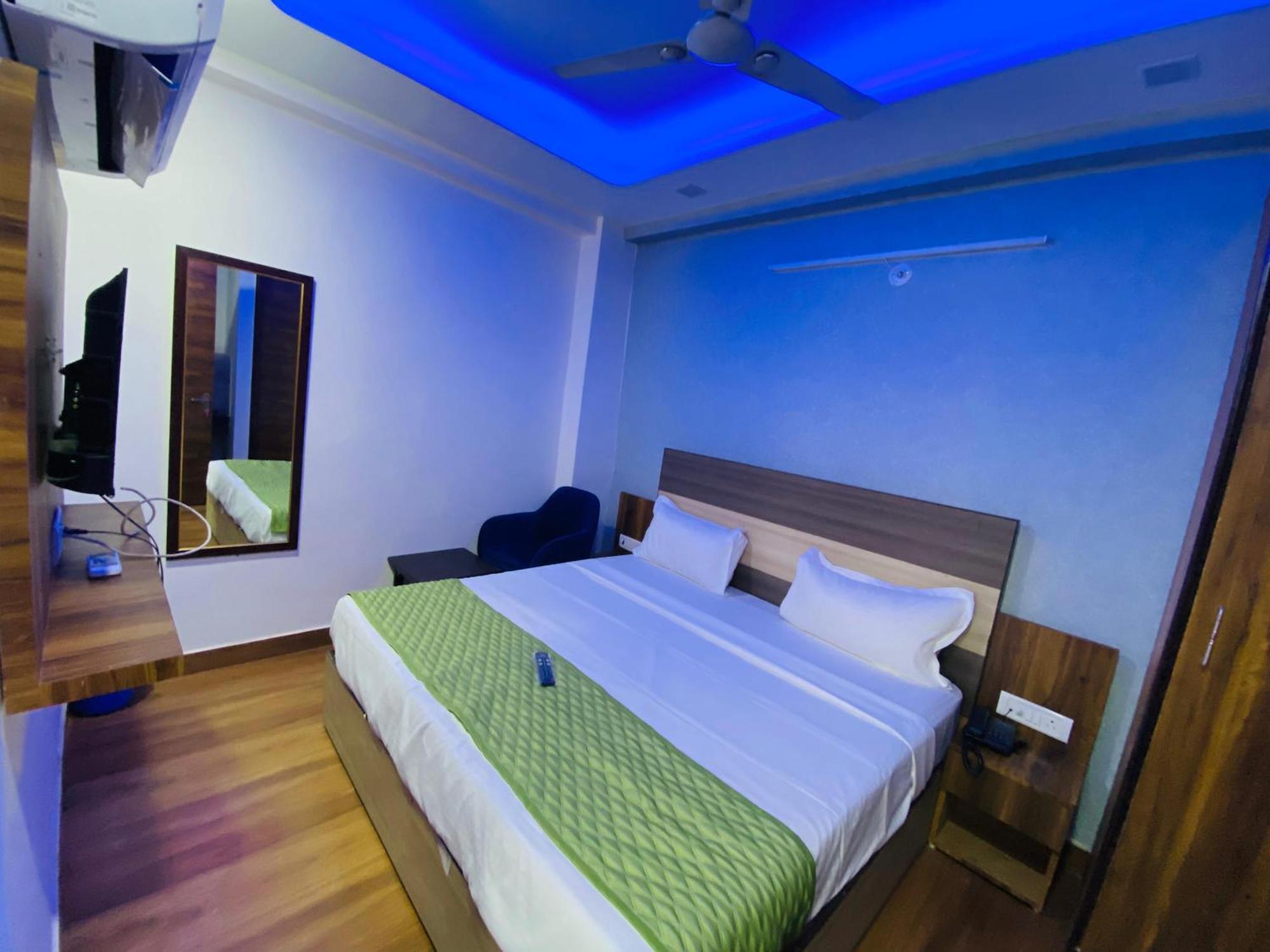 Bed and Breakfast Surya International à New Delhi Extérieur photo