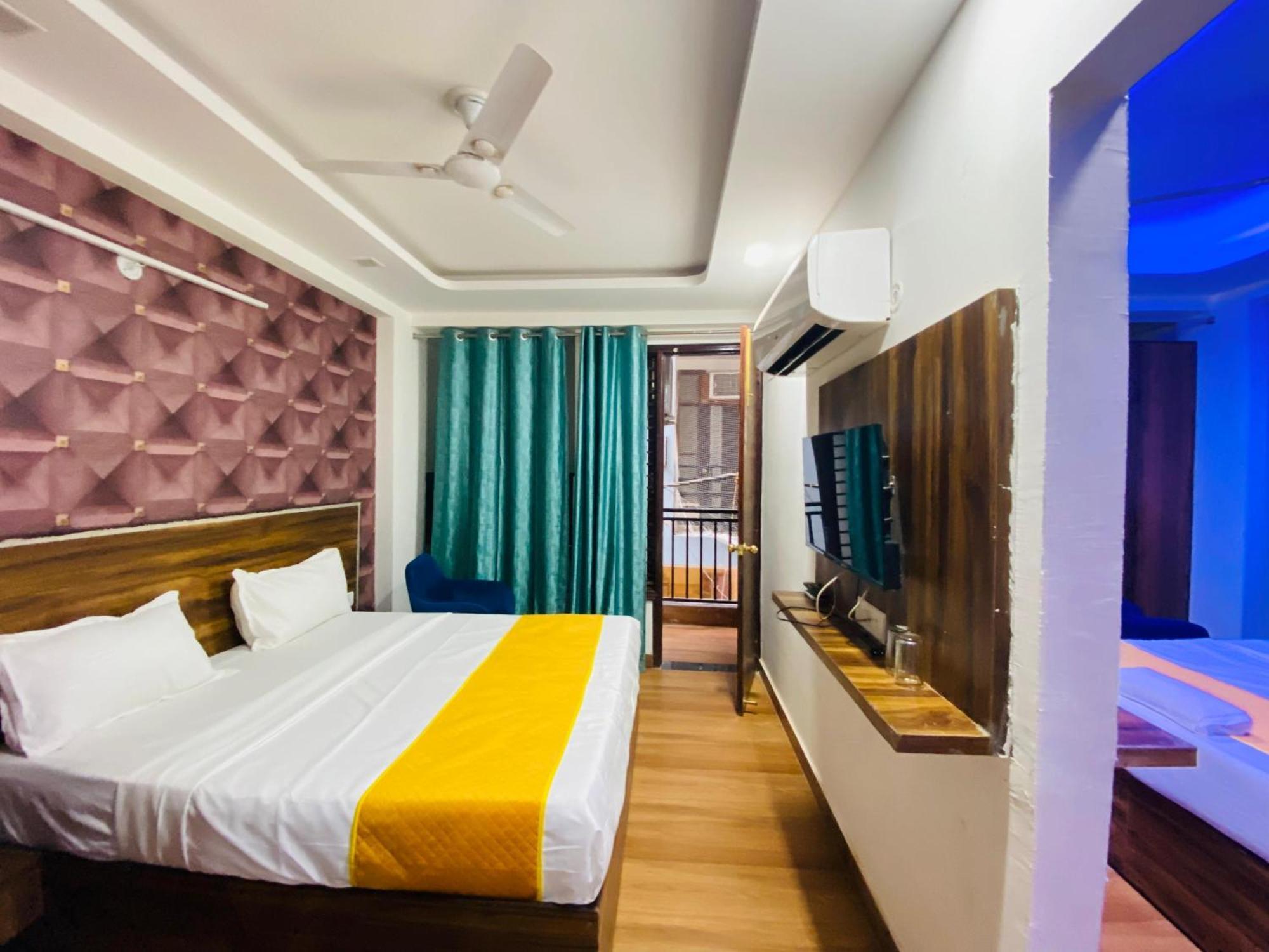 Bed and Breakfast Surya International à New Delhi Extérieur photo